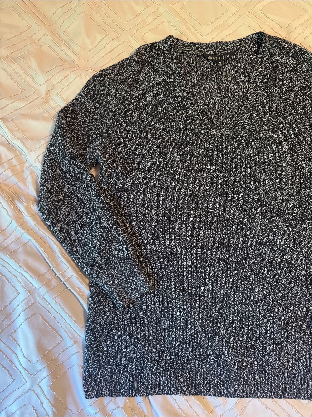 Athleta Sweater Womens Small Black Merino Wool Blend V-Neck Pullover - XS